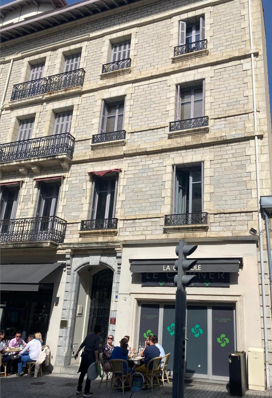 Helder Cozy Studio In Hyper-Center Biarritz Bagian luar foto